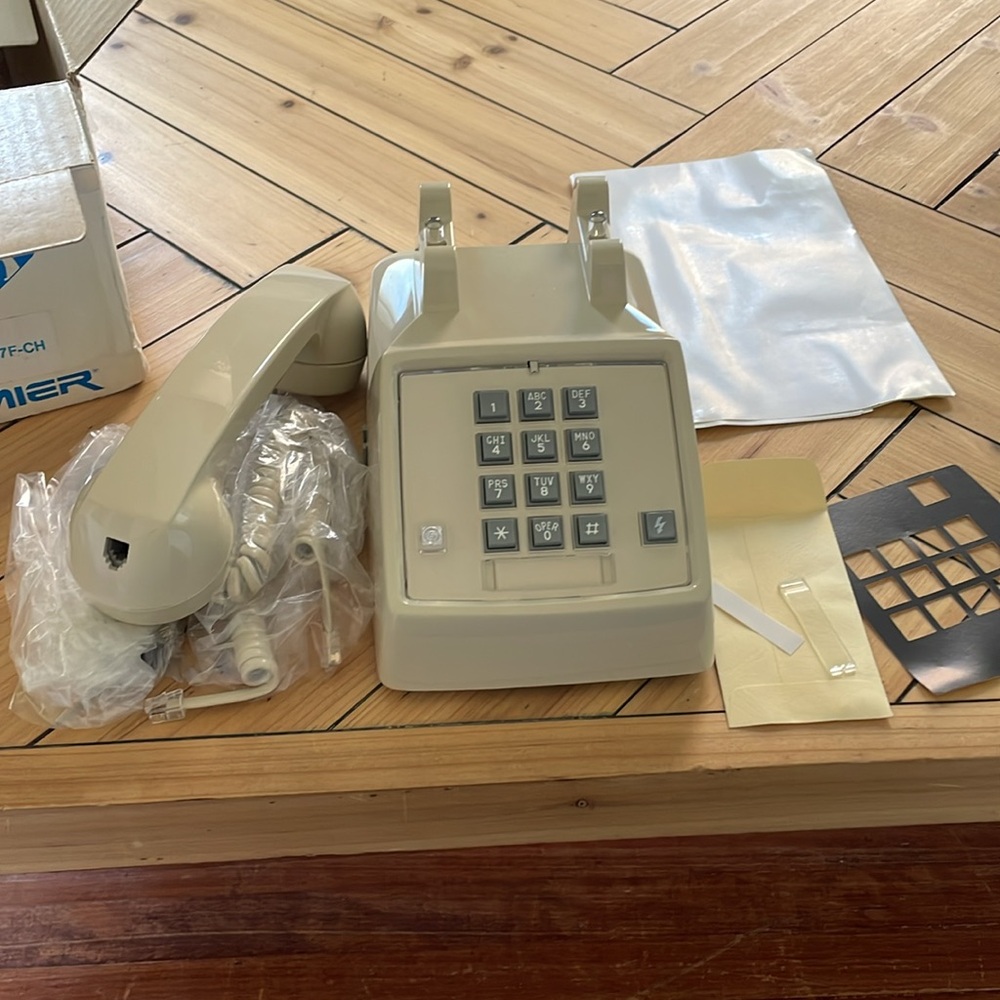 Vintage Premier 2500 desk telephone tone dial brand new in the box .